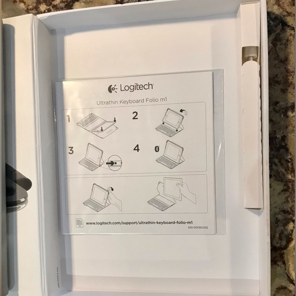 Logitech Ultrathin Keyboard Folio - Picture 3 of 5